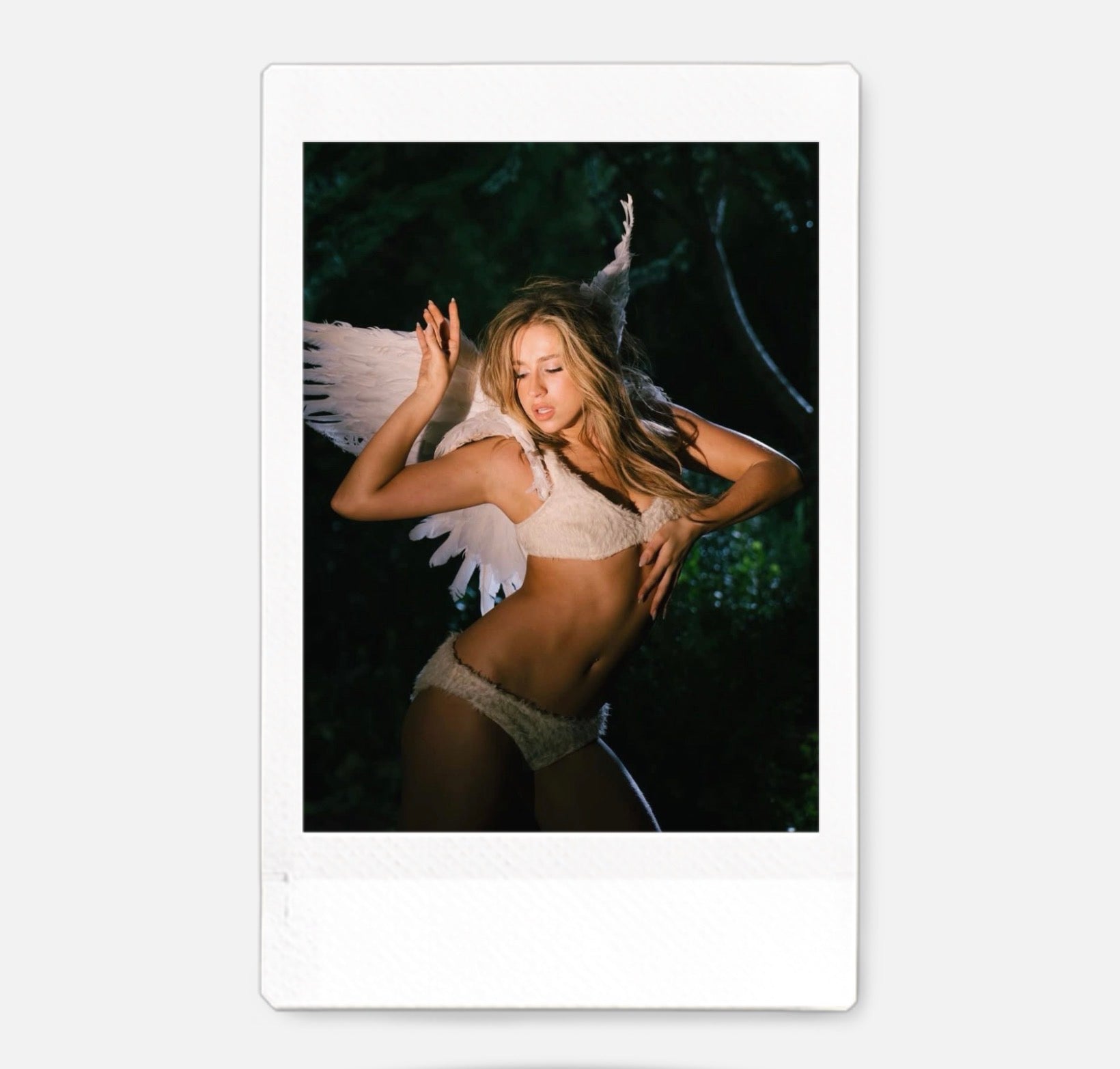 Tate McRae Polaroid/Photocard